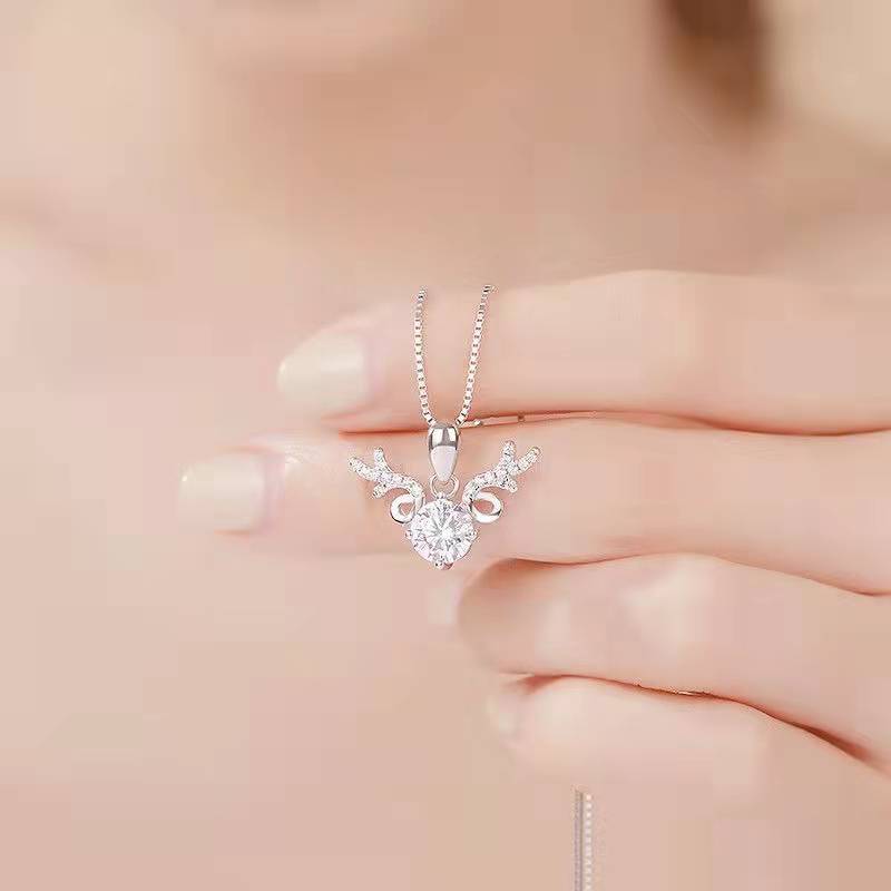 D-Color Moissanite Deer Pendant – Winter Elegance Edition | T&P Elegant Gems
