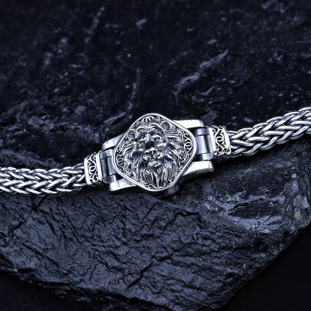 King’s Legacy Bracelet – Handwoven 925 Silver Lion Emblem Edition