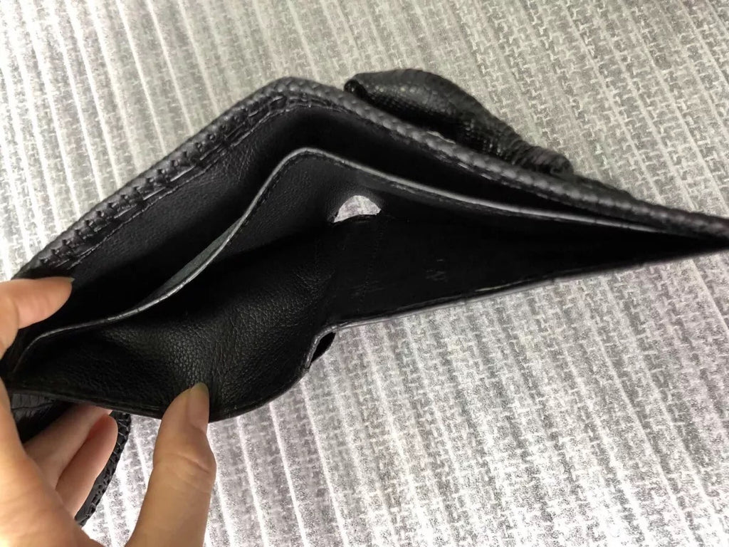 Luxury Dragon Embossed Leather Wallet – Handcrafted Men’s Statement Piece