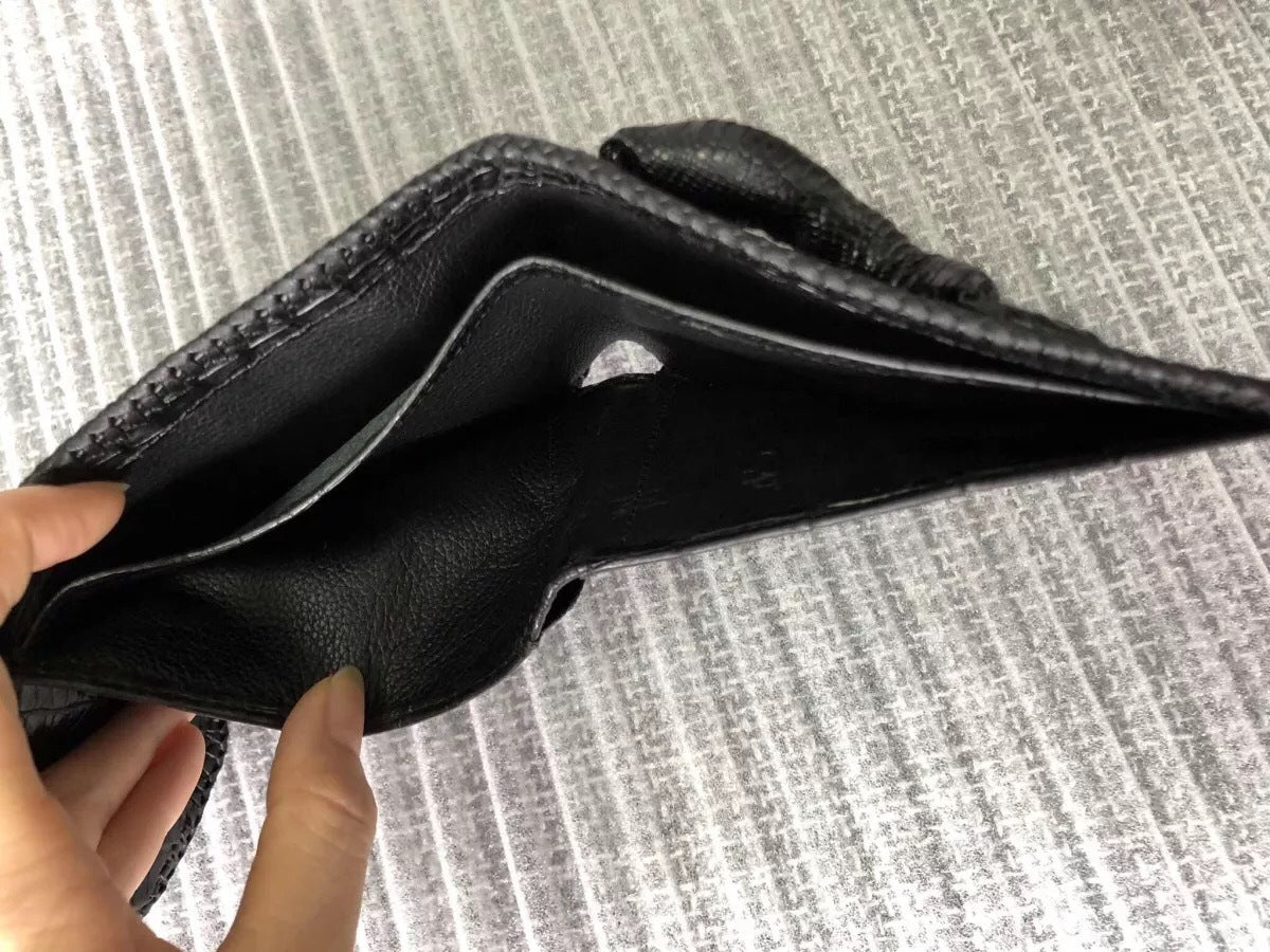 Luxury Dragon Embossed Leather Wallet – Handcrafted Men’s Statement Piece