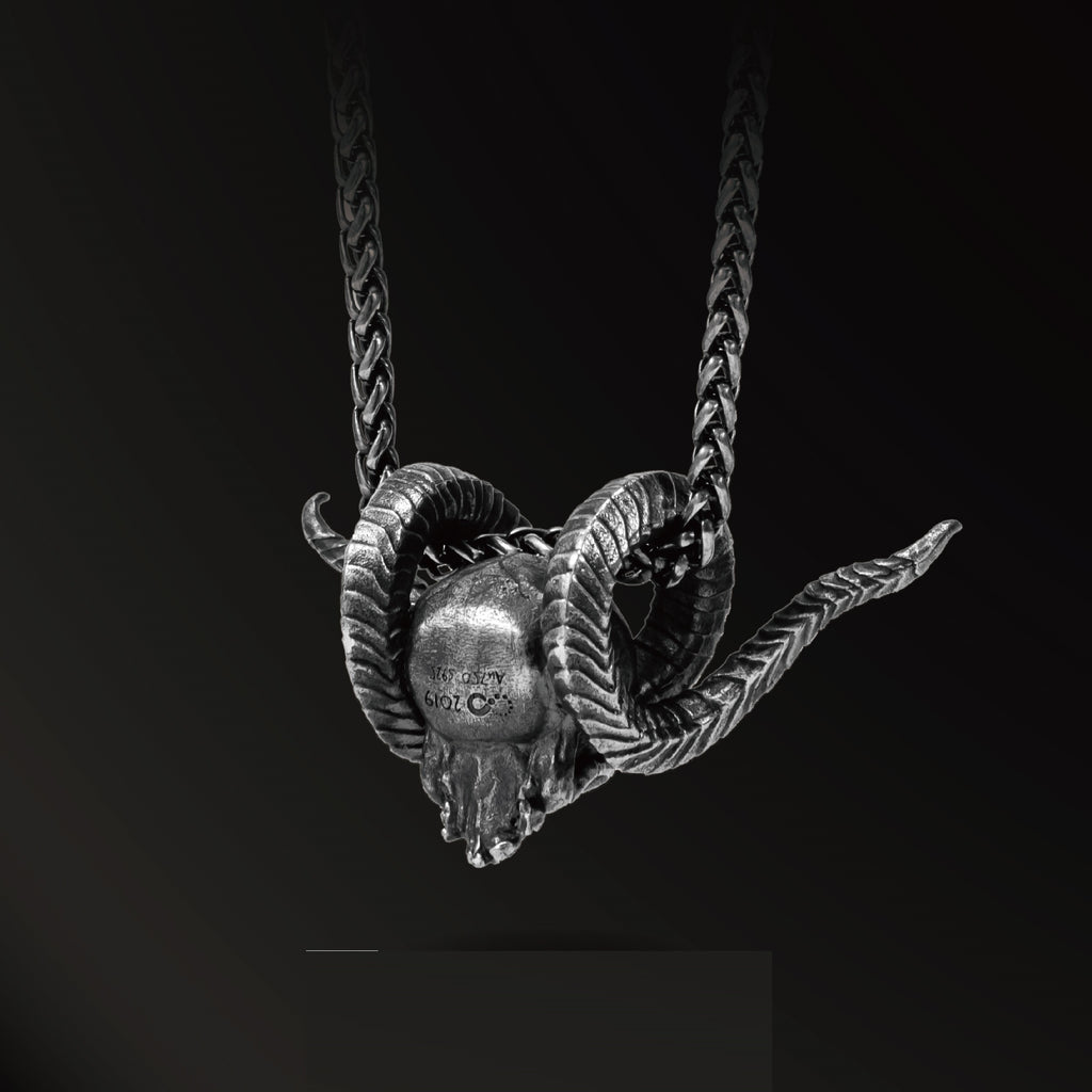 Horned Skull Pendant – 925 Silver & 18K Gold Inlay | T&P Masterpiece Edition
