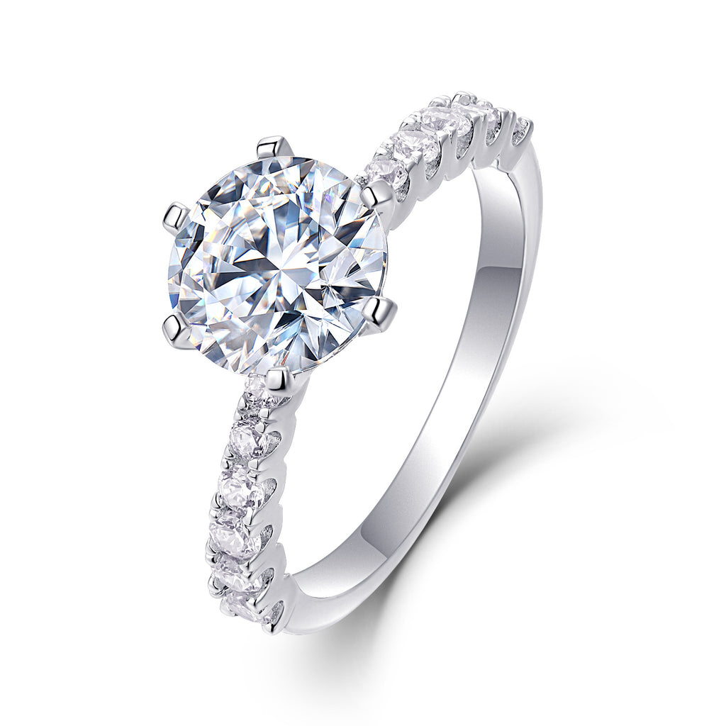 Luxury Moissanite Engagement Ring – Classic Solitaire Design with Side Stones