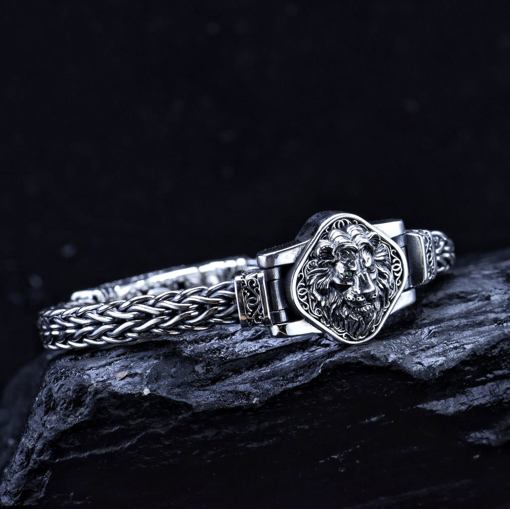 King’s Legacy Bracelet – Handwoven 925 Silver Lion Emblem Edition