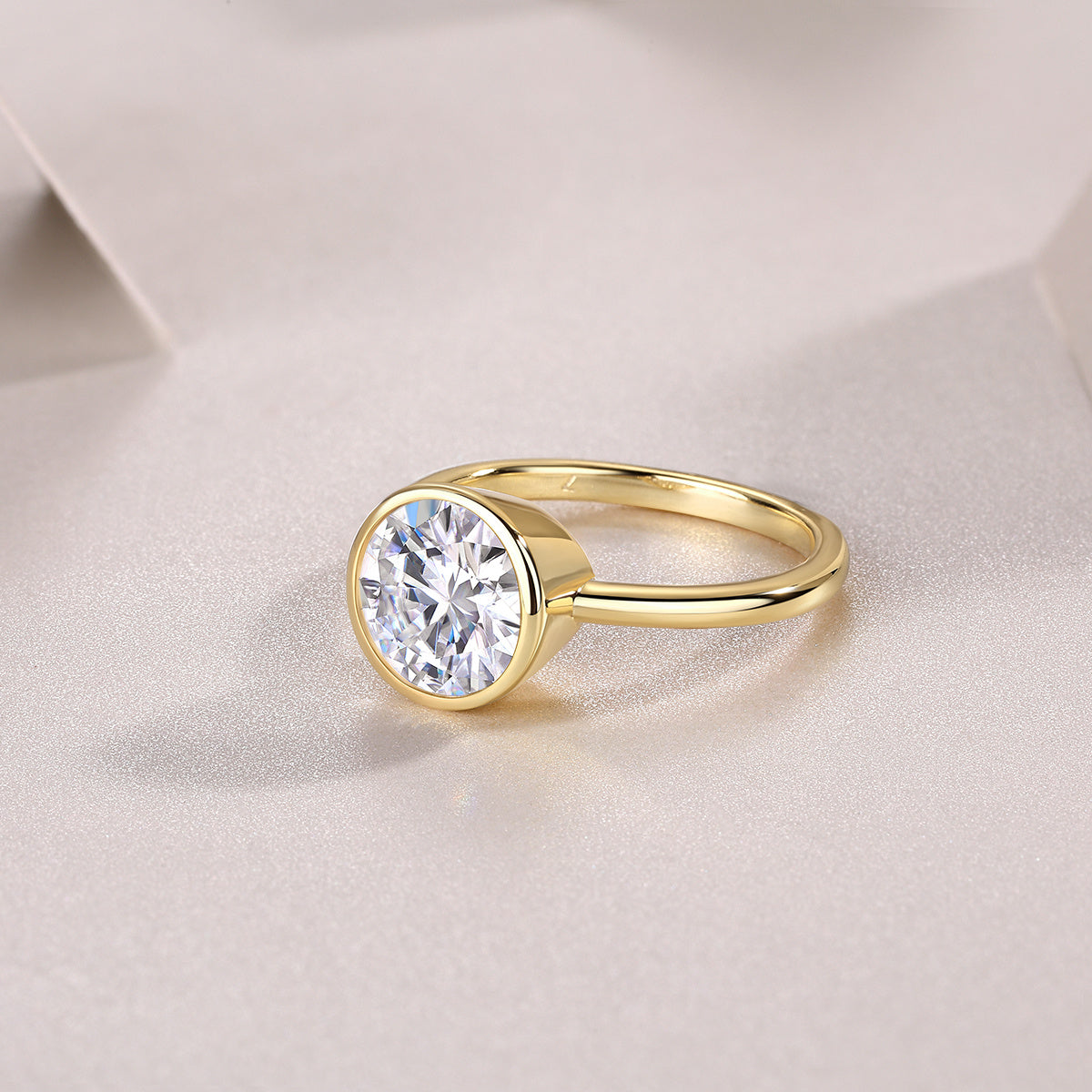 Time Bubble – Luxury Gold Moissanite Statement Ring for Women