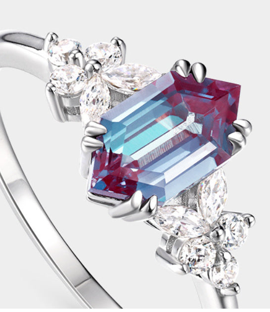 Luxury Alexandrite Ring – Color Changing Gemstone Anniversary & Fashion Jewelry