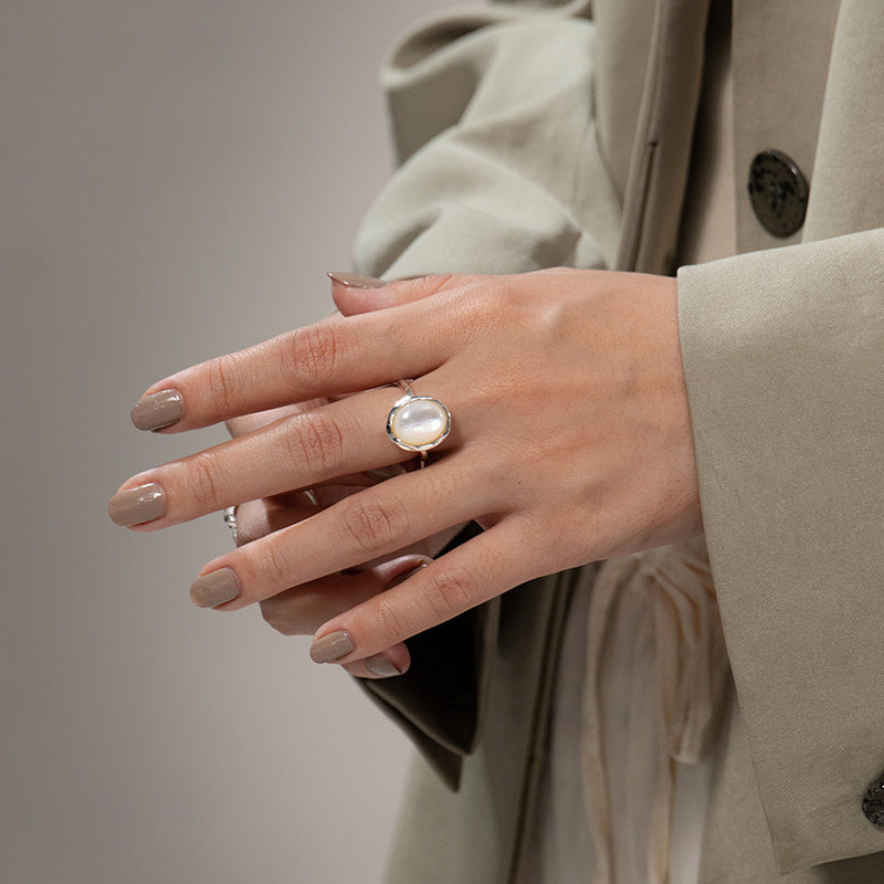 Moonlight Mother-of-Pearl Necklace – Elegant Luxury Gift for Her