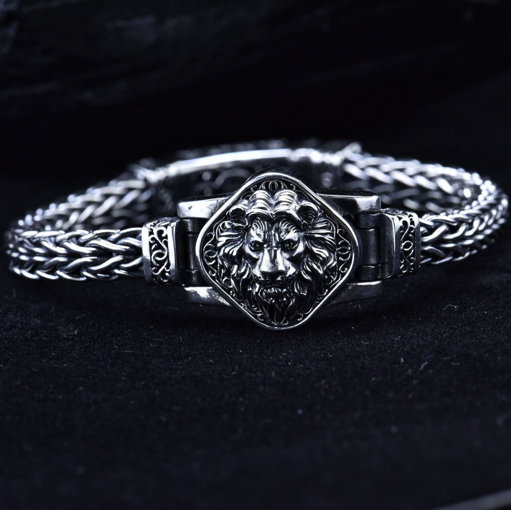 King’s Legacy Bracelet – Handwoven 925 Silver Lion Emblem Edition