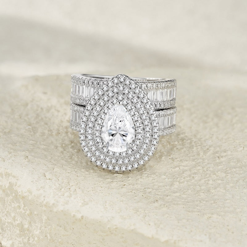 Luxury Pear-Cut Moissanite Engagement Ring Set – Two-Layer Halo Design