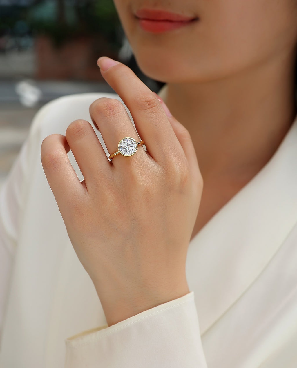 Time Bubble – Luxury Gold Moissanite Statement Ring for Women