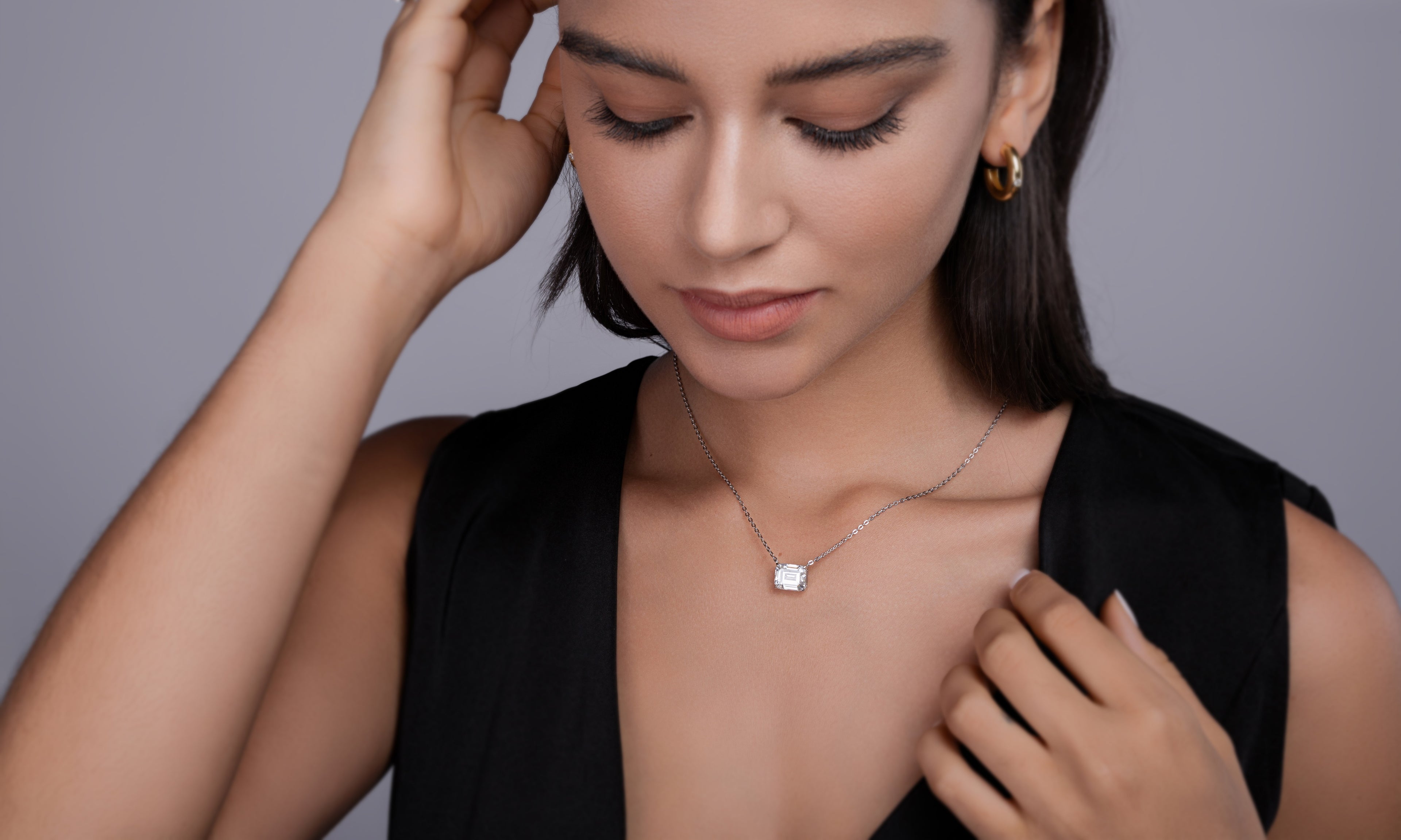 Mirage in the Mirror – Elegant Moissanite & Sterling Silver Pendant Necklace