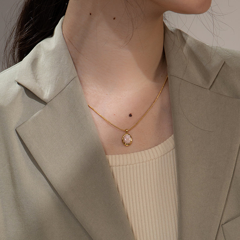 Moonlight Mother-of-Pearl Necklace – Elegant Luxury Gift for Her