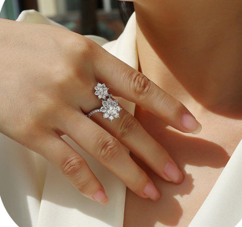 Moissanite Solitaire Ring – Luxury Engagement & Anniversary Jewelry