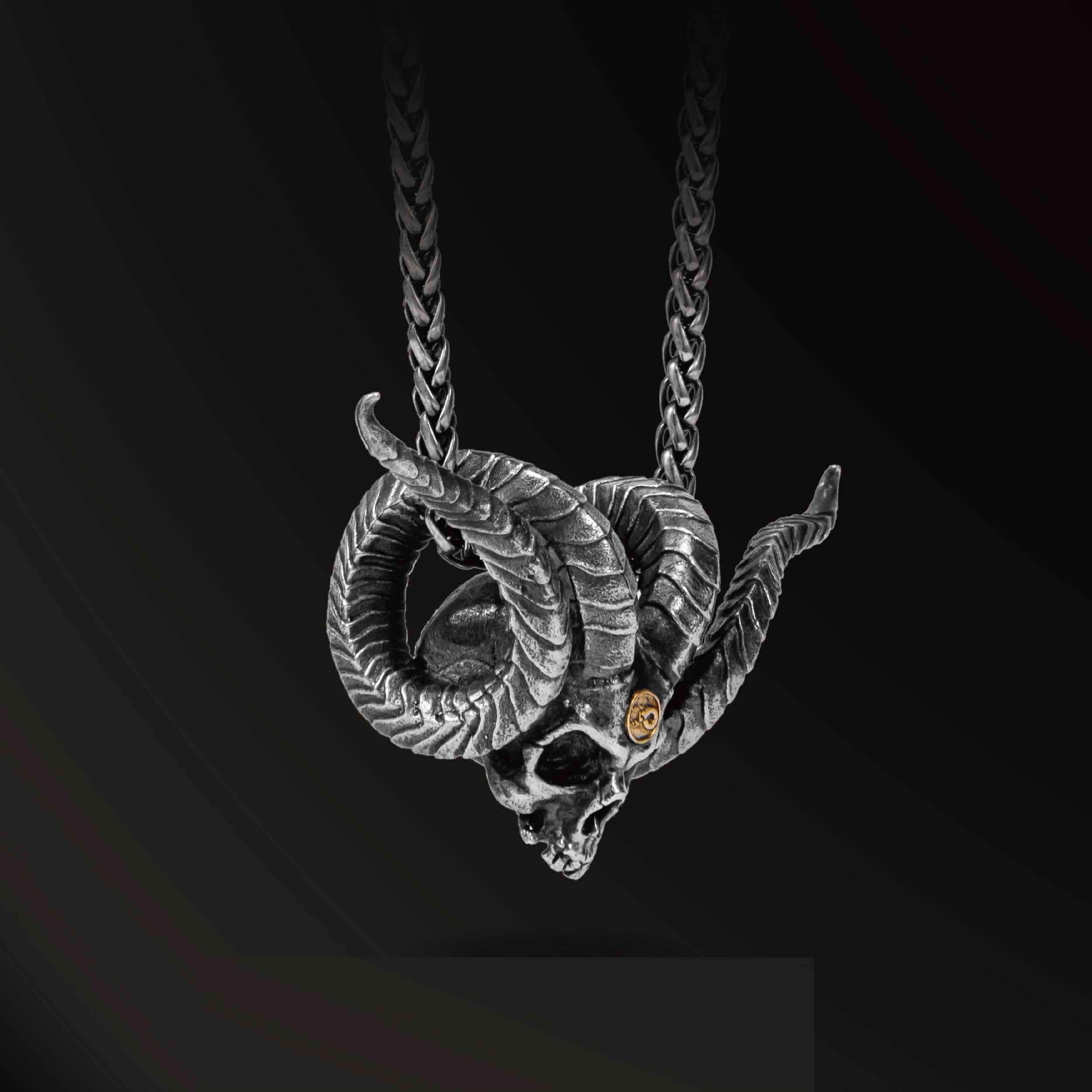 Horned Skull Pendant – 925 Silver & 18K Gold Inlay | T&P Masterpiece Edition
